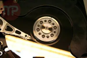 Inna perspektywa widoku uszkodzonej powierzchni